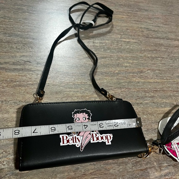 NWT Betty Boop3 ways to wear wallet- wristlet-crossbody bag - Picture 14 of 16